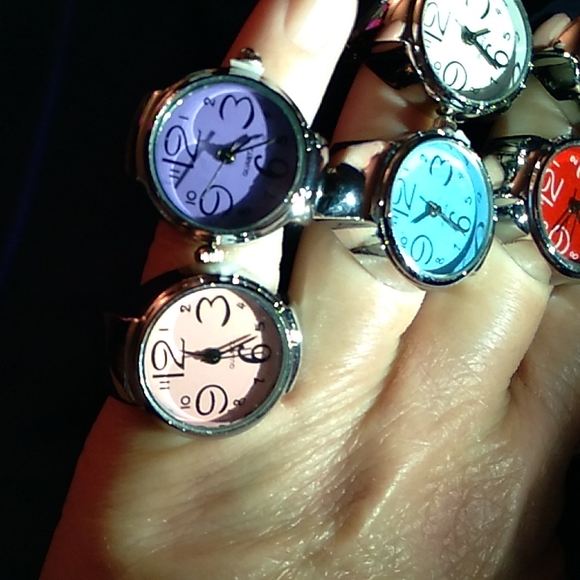 NEW - Ring With Watch - black - stretches - Picture 6 of 8